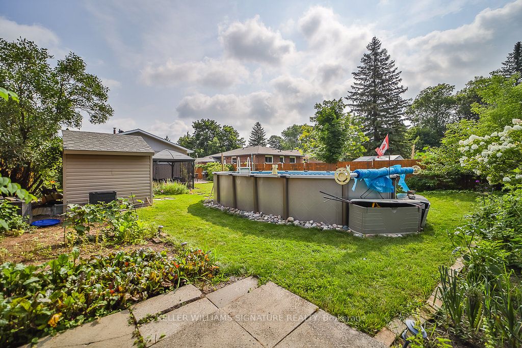 156 Main Street S