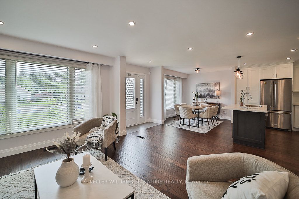 156 Main Street S