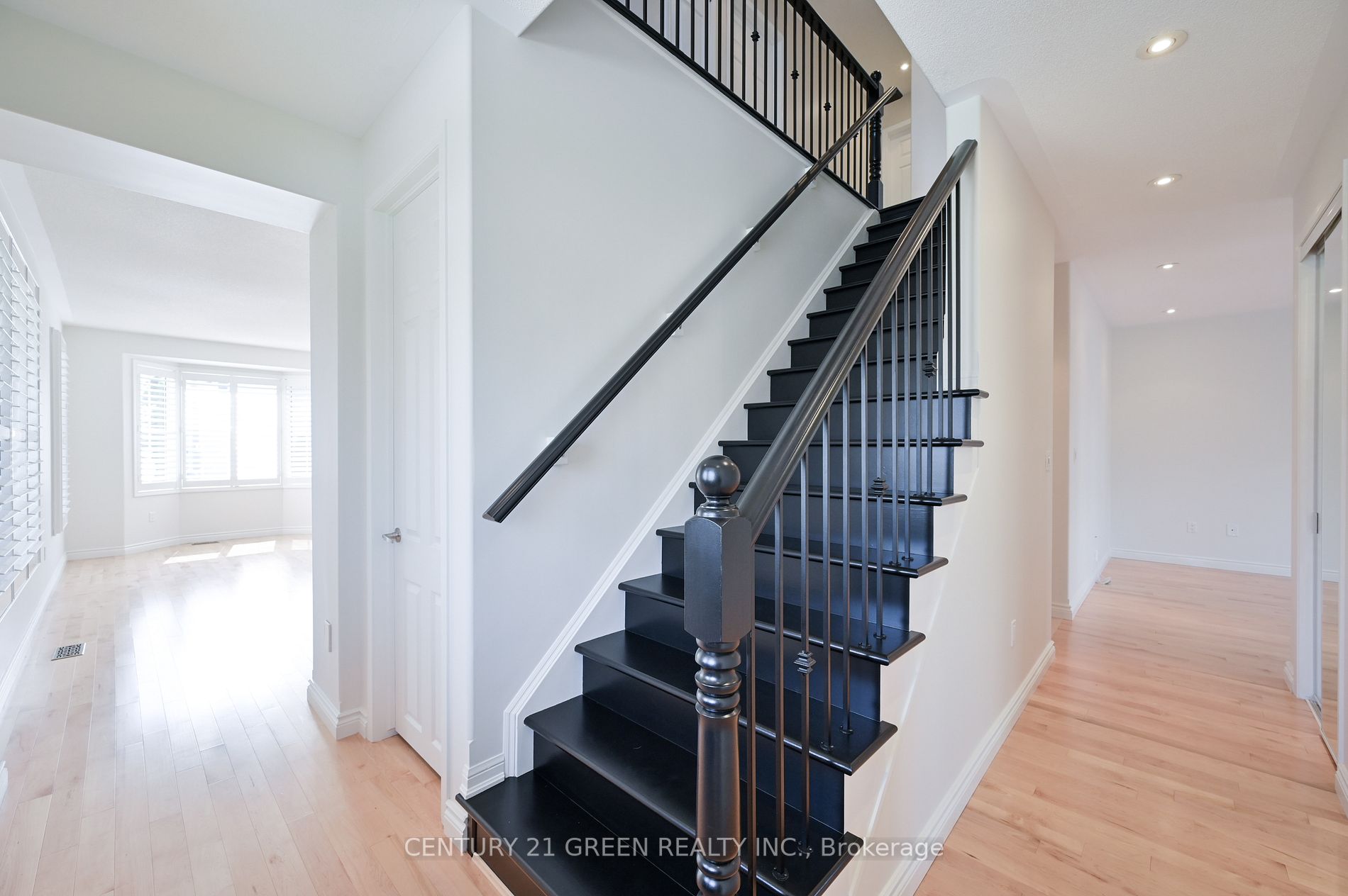 832 Rayner Court