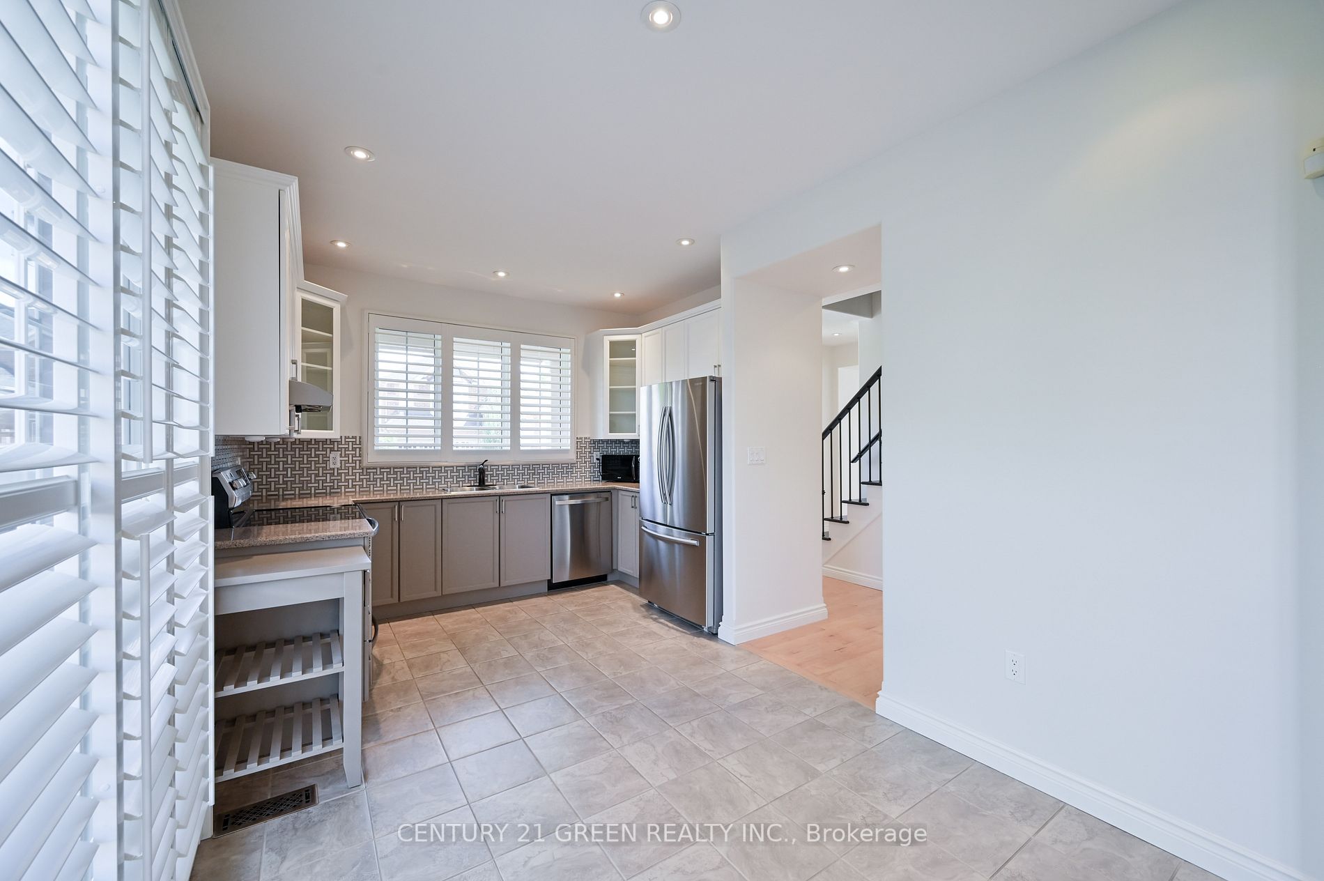 832 Rayner Court