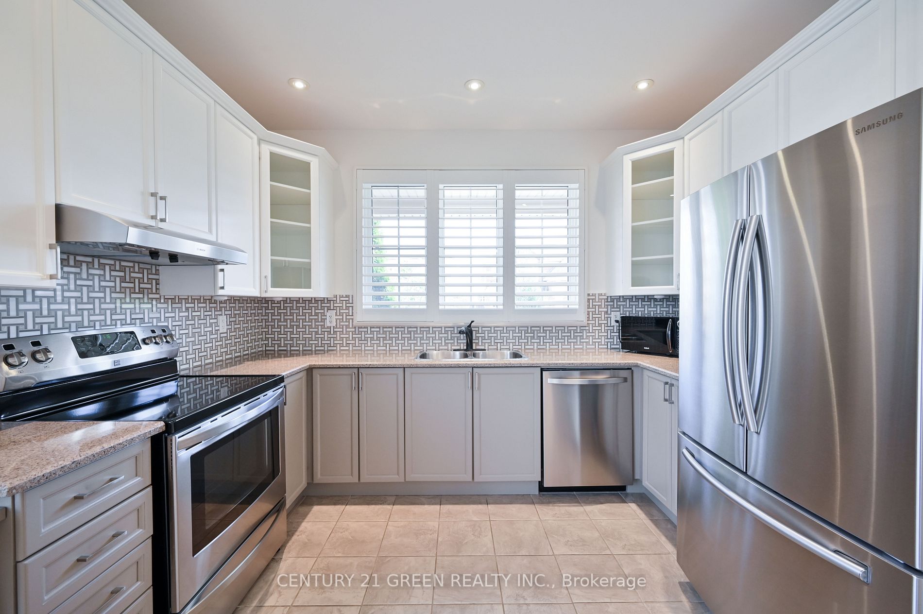 832 Rayner Court
