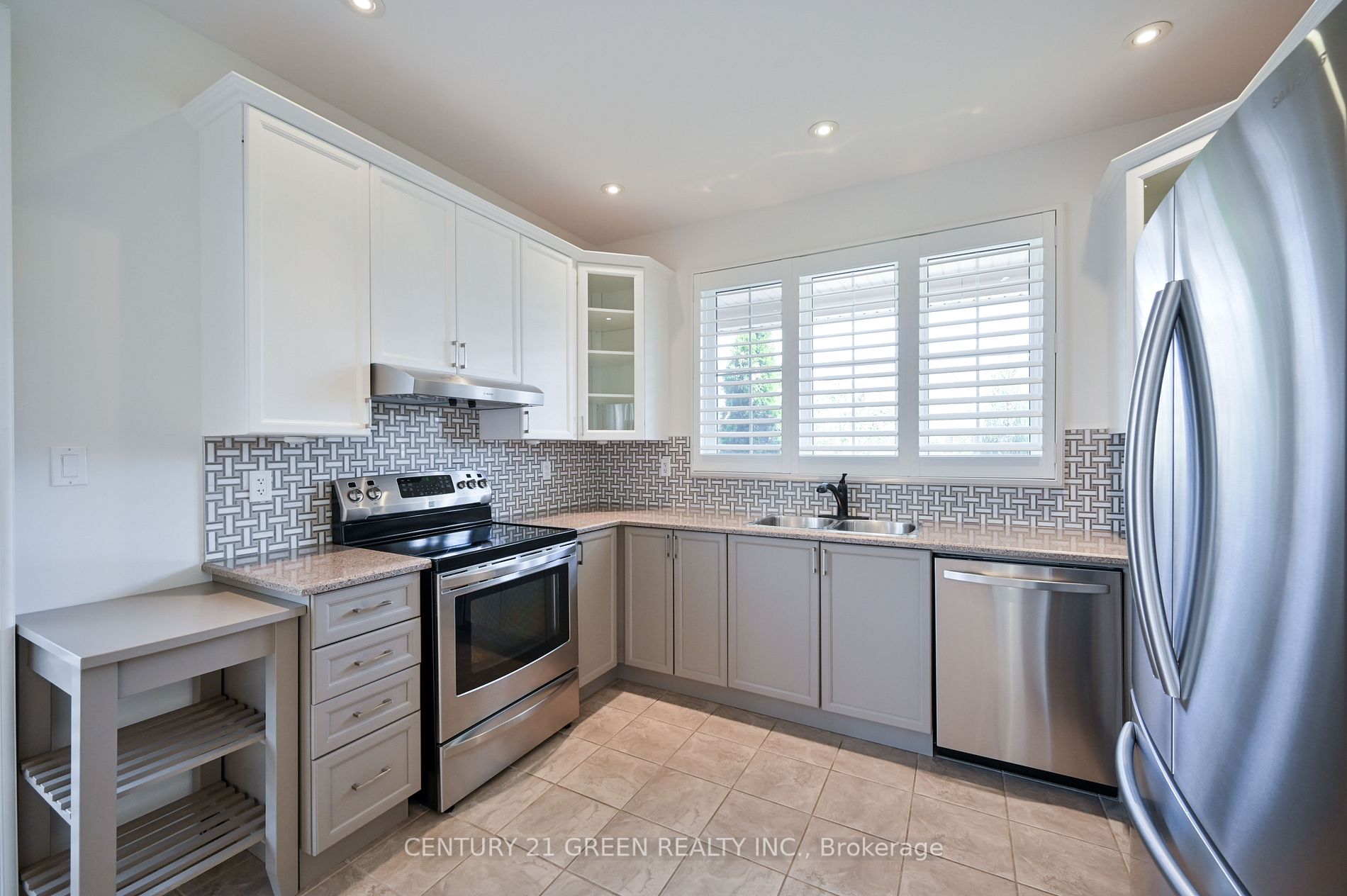 832 Rayner Court