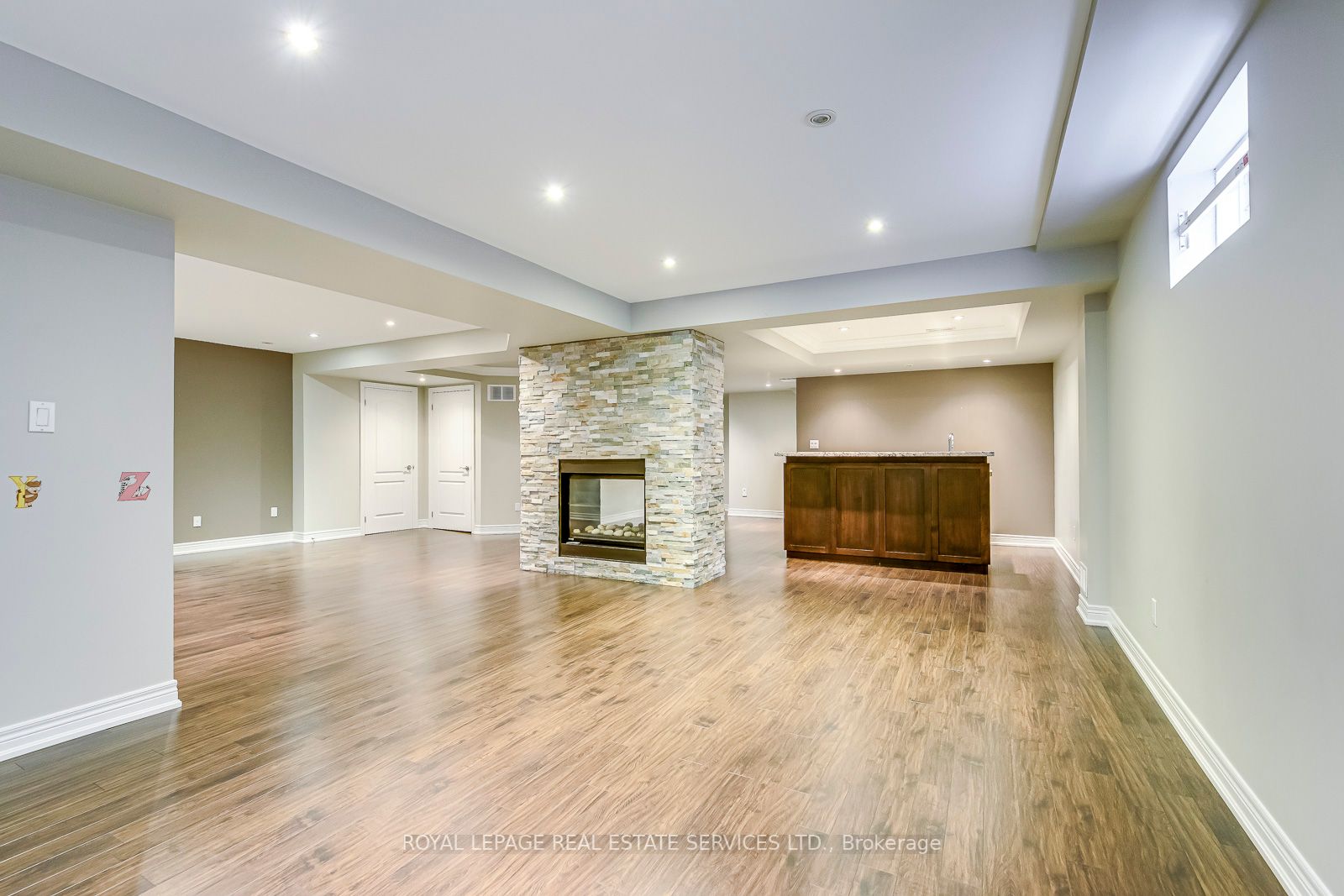 1152 Jezero Cres