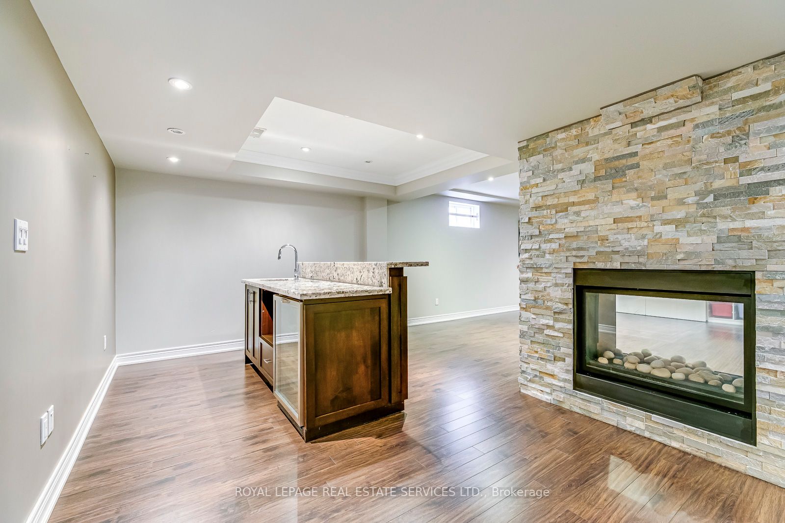1152 Jezero Cres