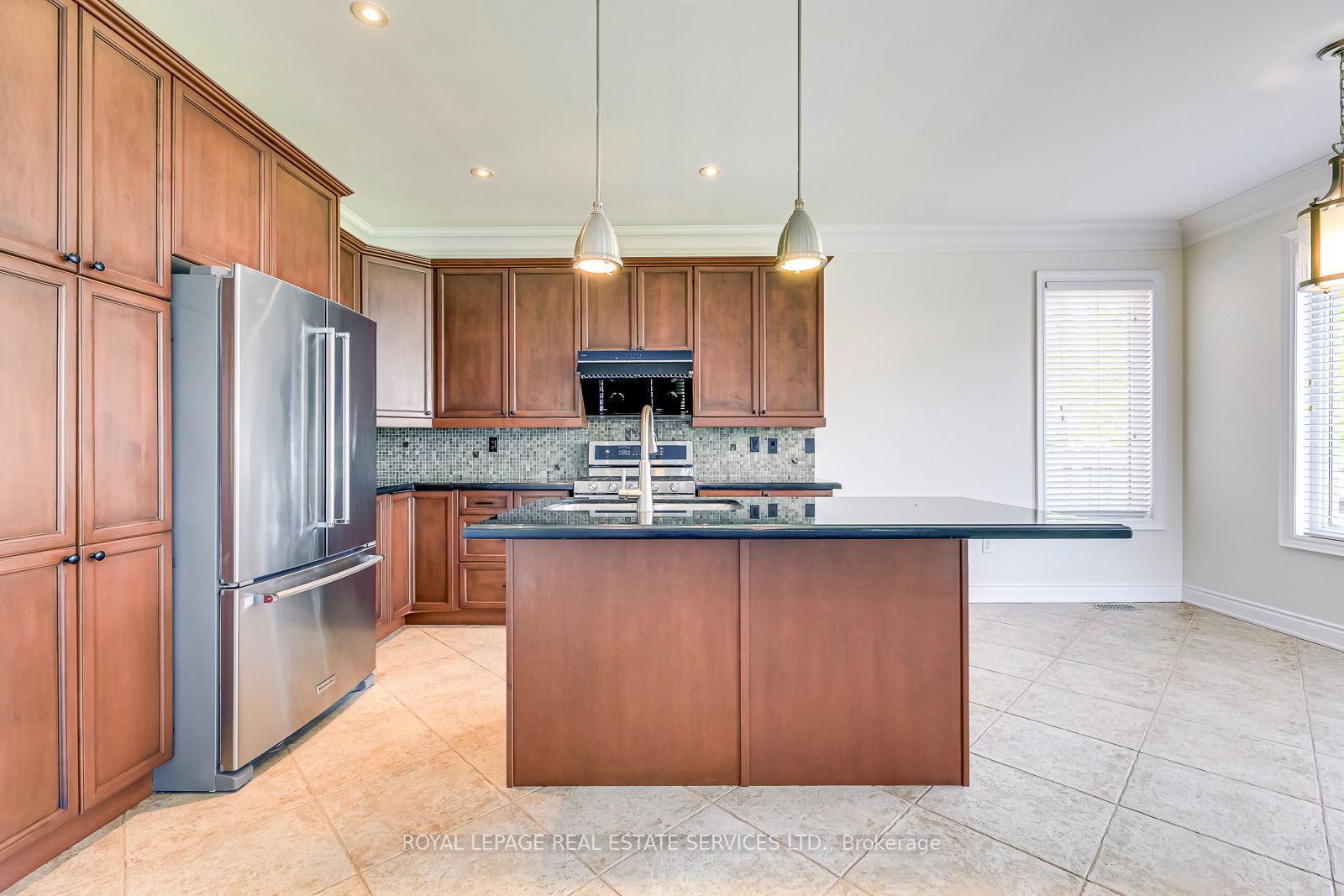 1152 Jezero Cres