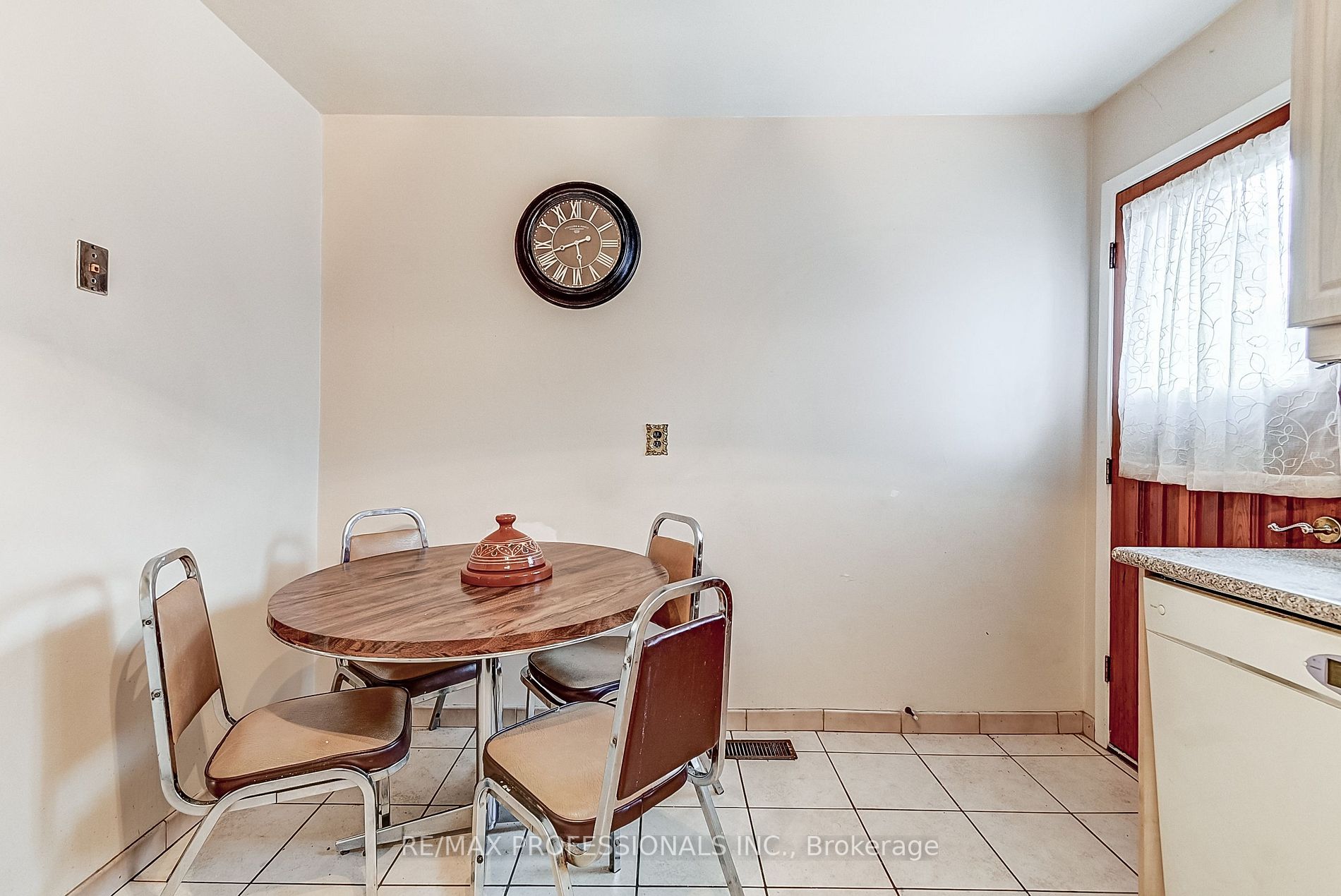 3218 Monica Dr