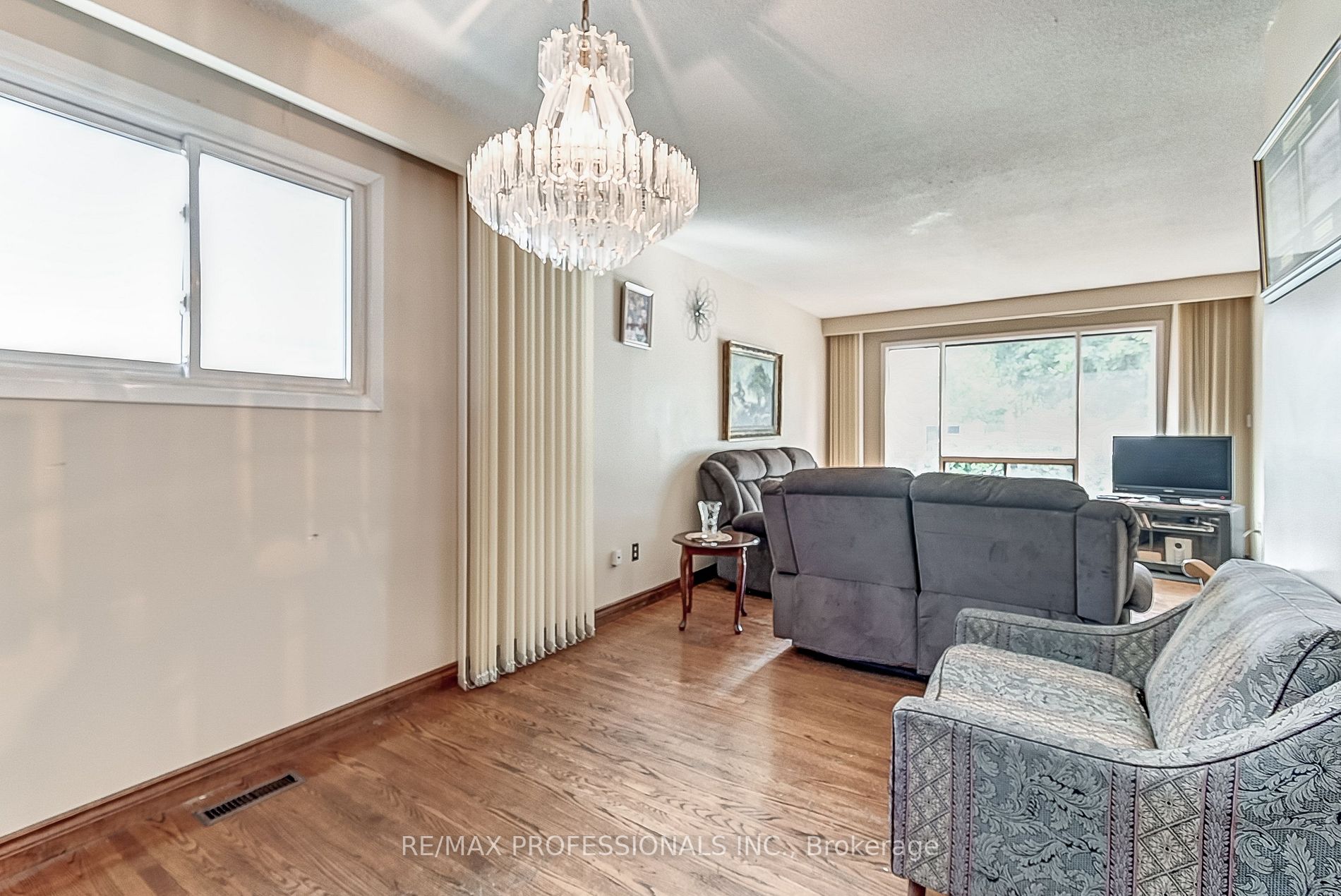 3218 Monica Dr