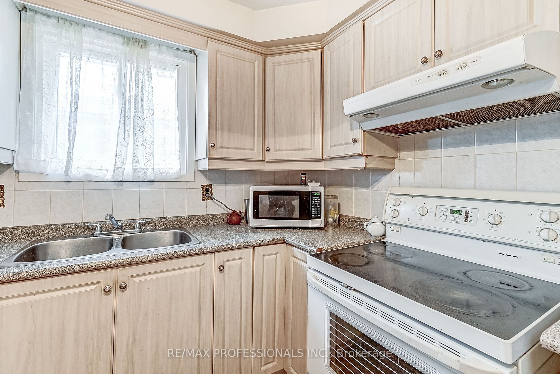 3218 Monica Dr