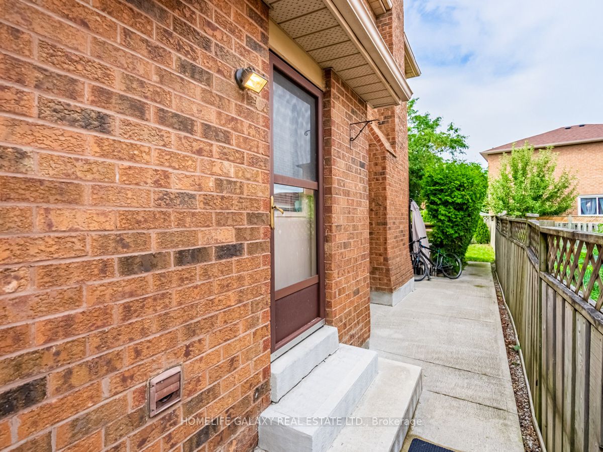 13 Major William Sharpe Dr