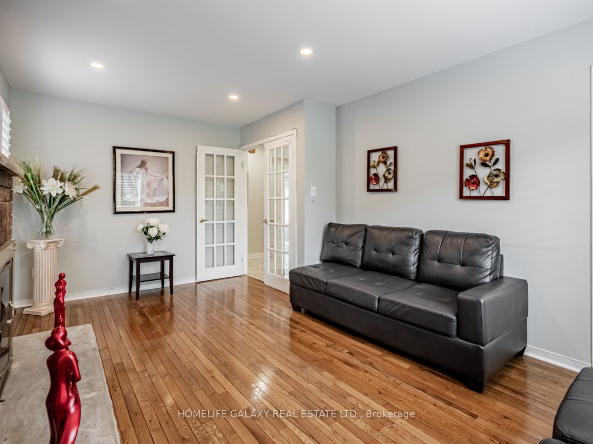 13 Major William Sharpe Dr