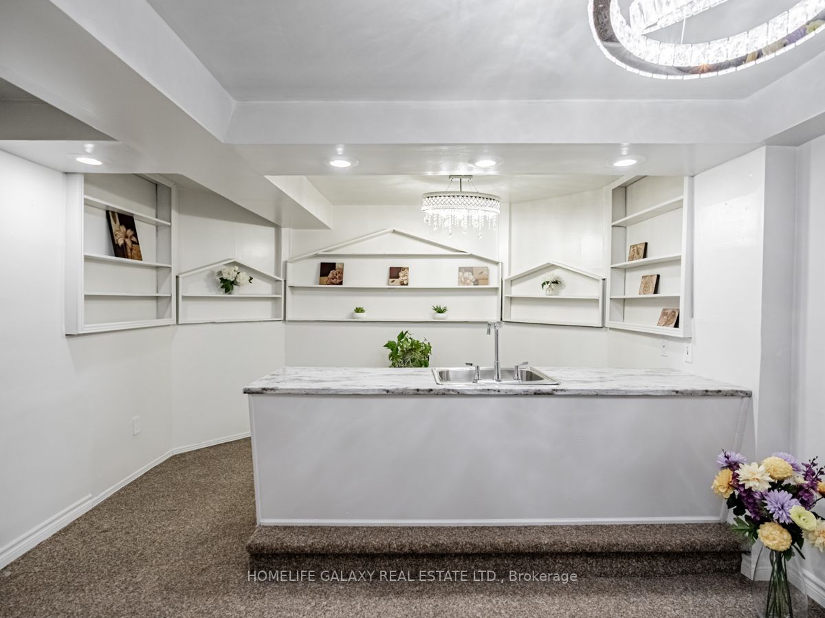 13 Major William Sharpe Dr
