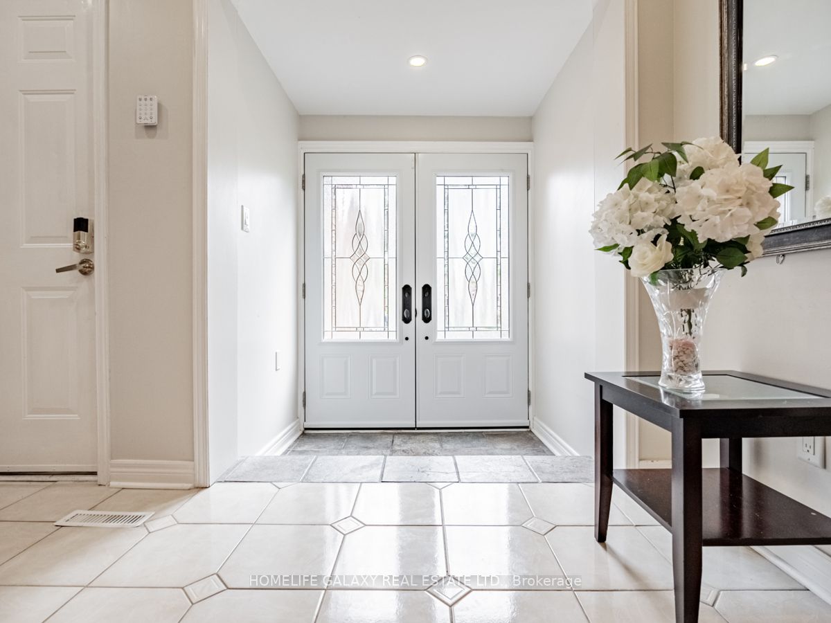 13 Major William Sharpe Dr