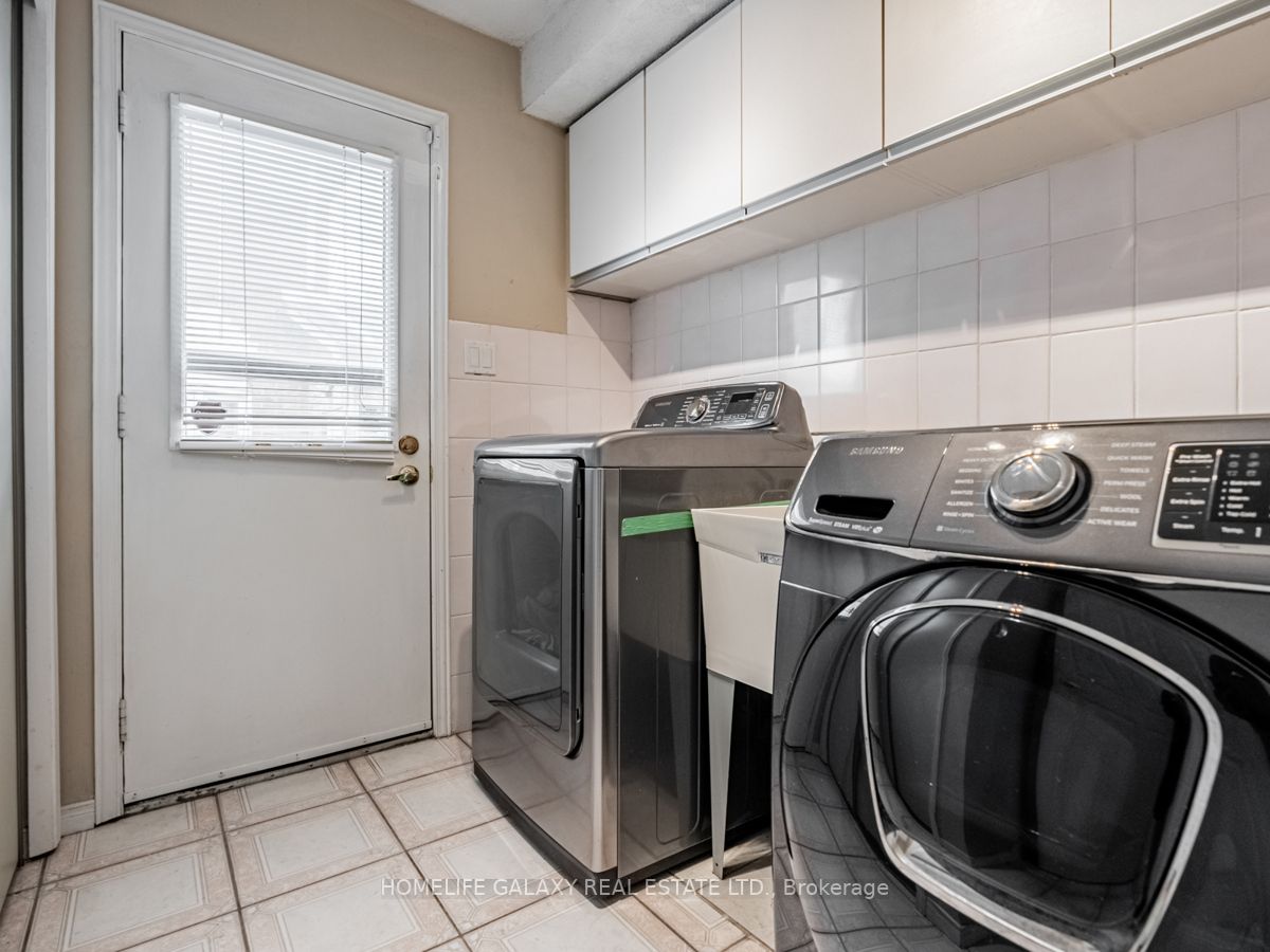 13 Major William Sharpe Dr