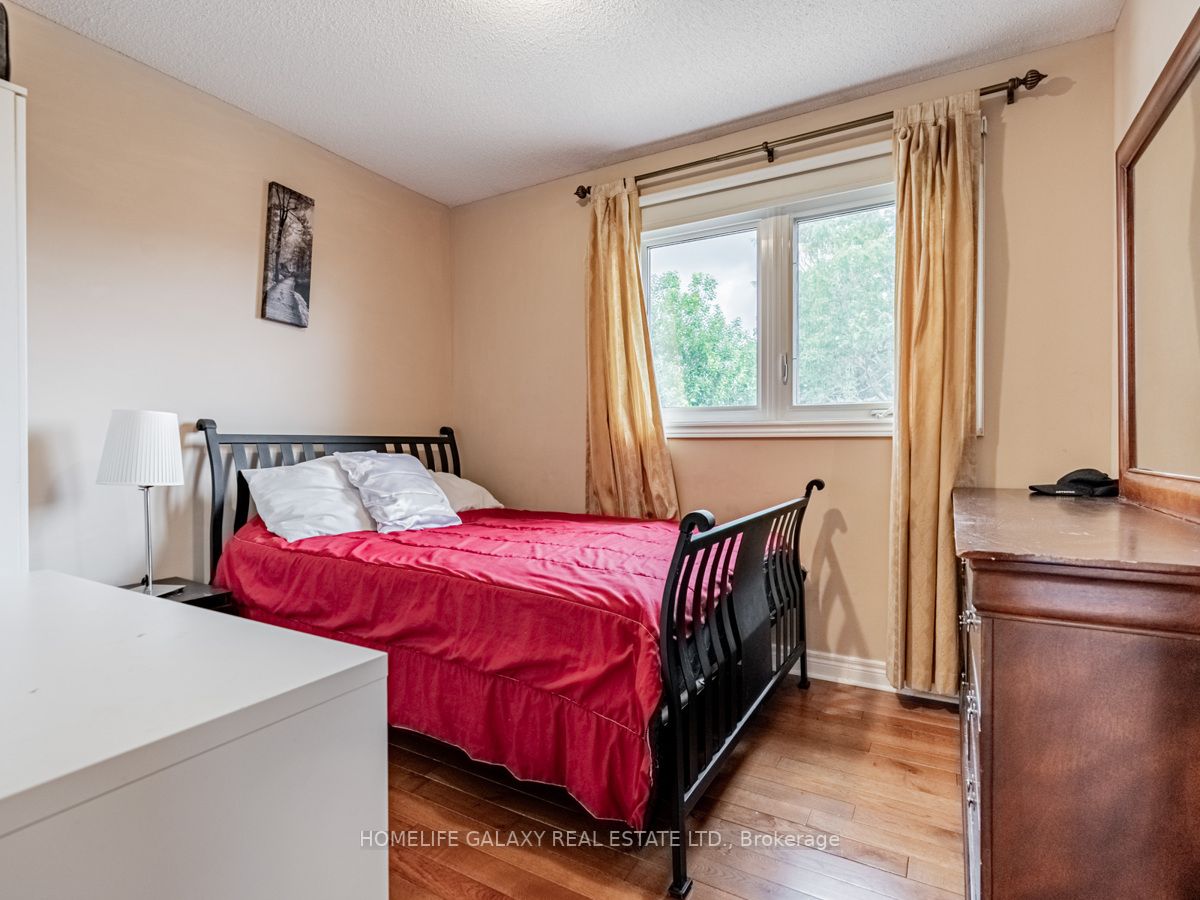 13 Major William Sharpe Dr