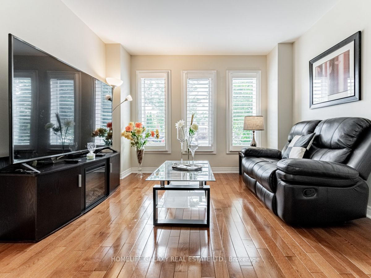 13 Major William Sharpe Dr