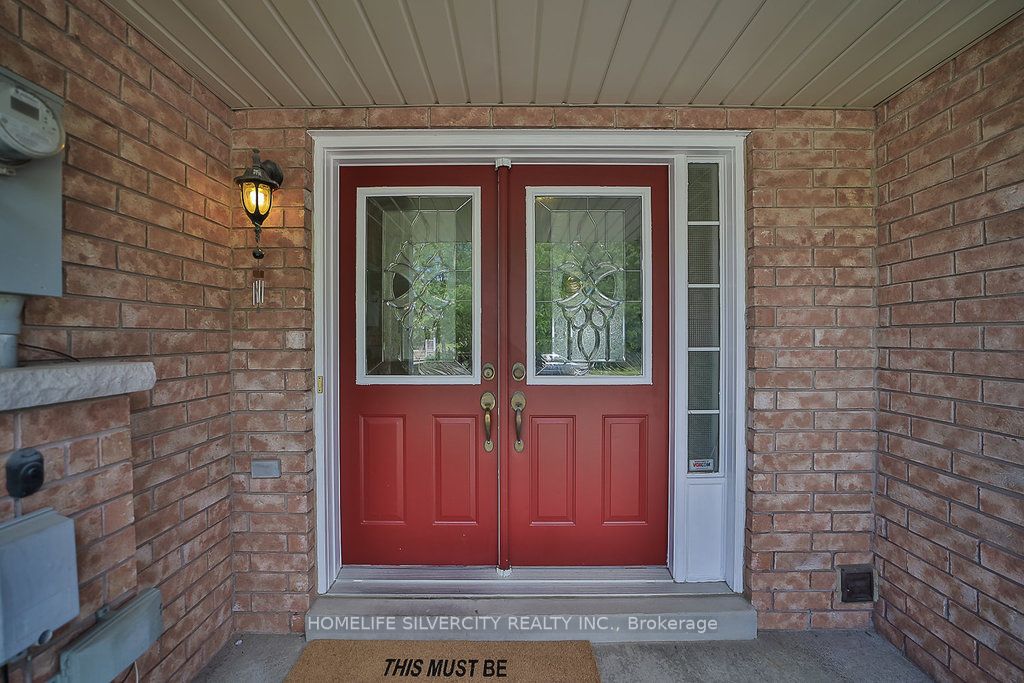 55 Samantha Crescent