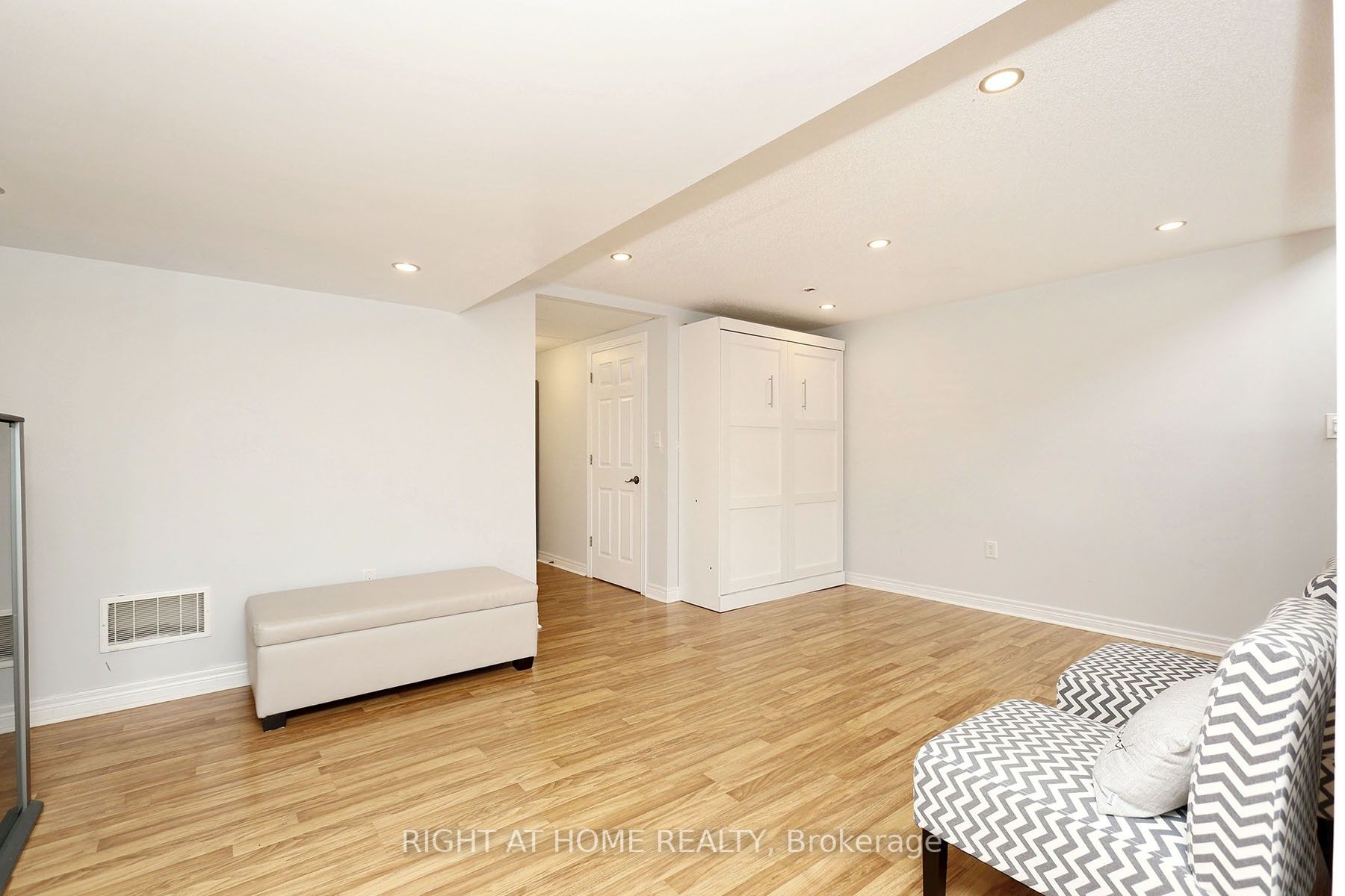 16 Aspenview Avenue