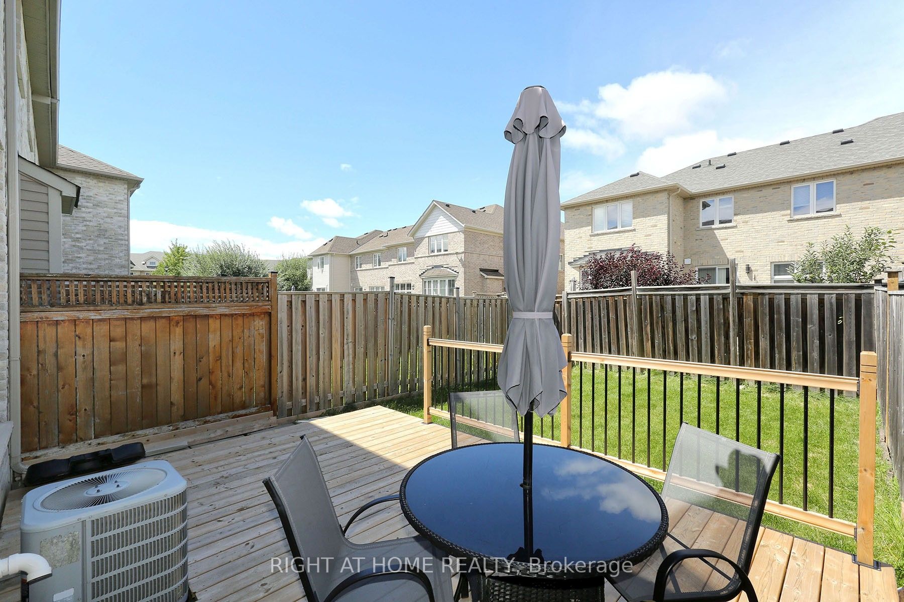 16 Aspenview Avenue