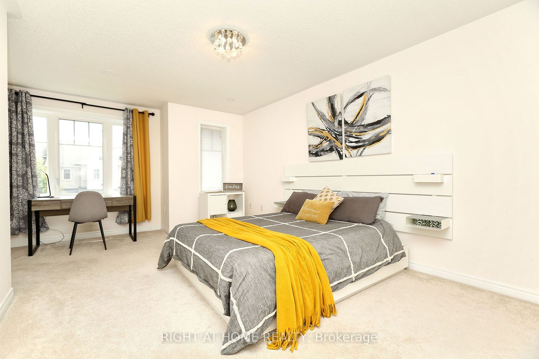 16 Aspenview Avenue