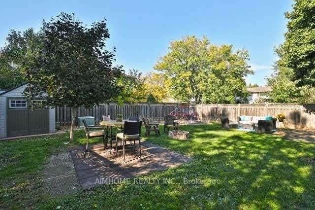 16 Onslow Crt, #Main
