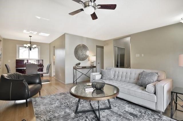 16 Onslow Crt, #Main