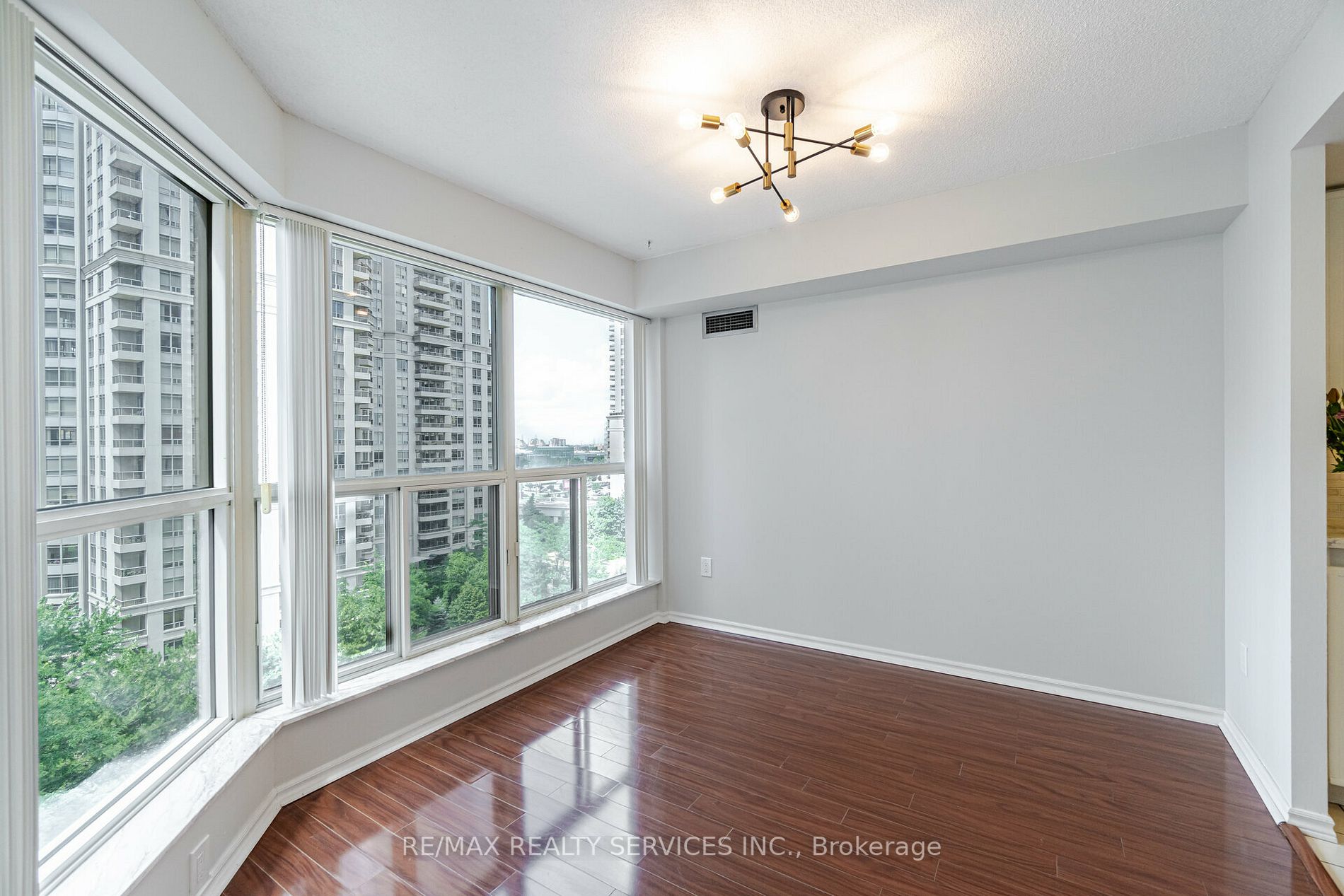 325 Webb Dr, #1004