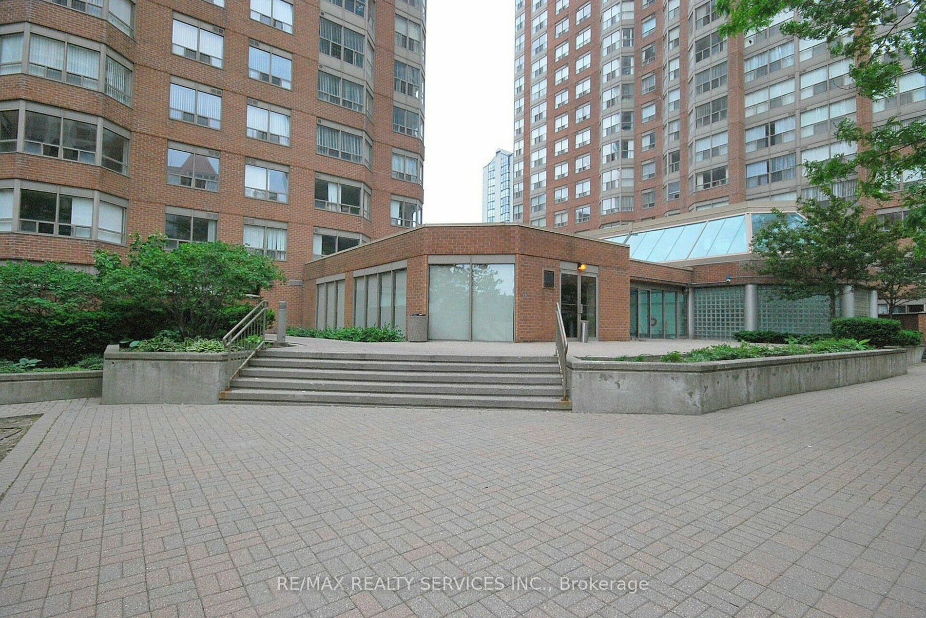 325 Webb Dr, #1004