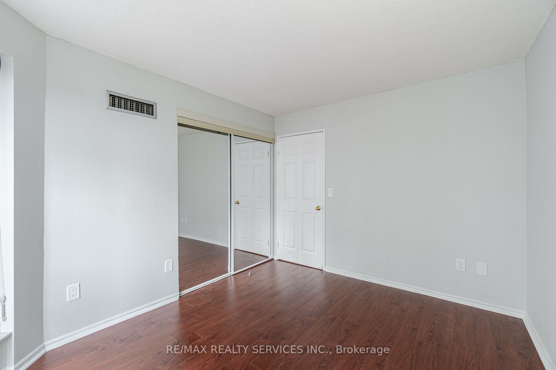 325 Webb Dr, #1004