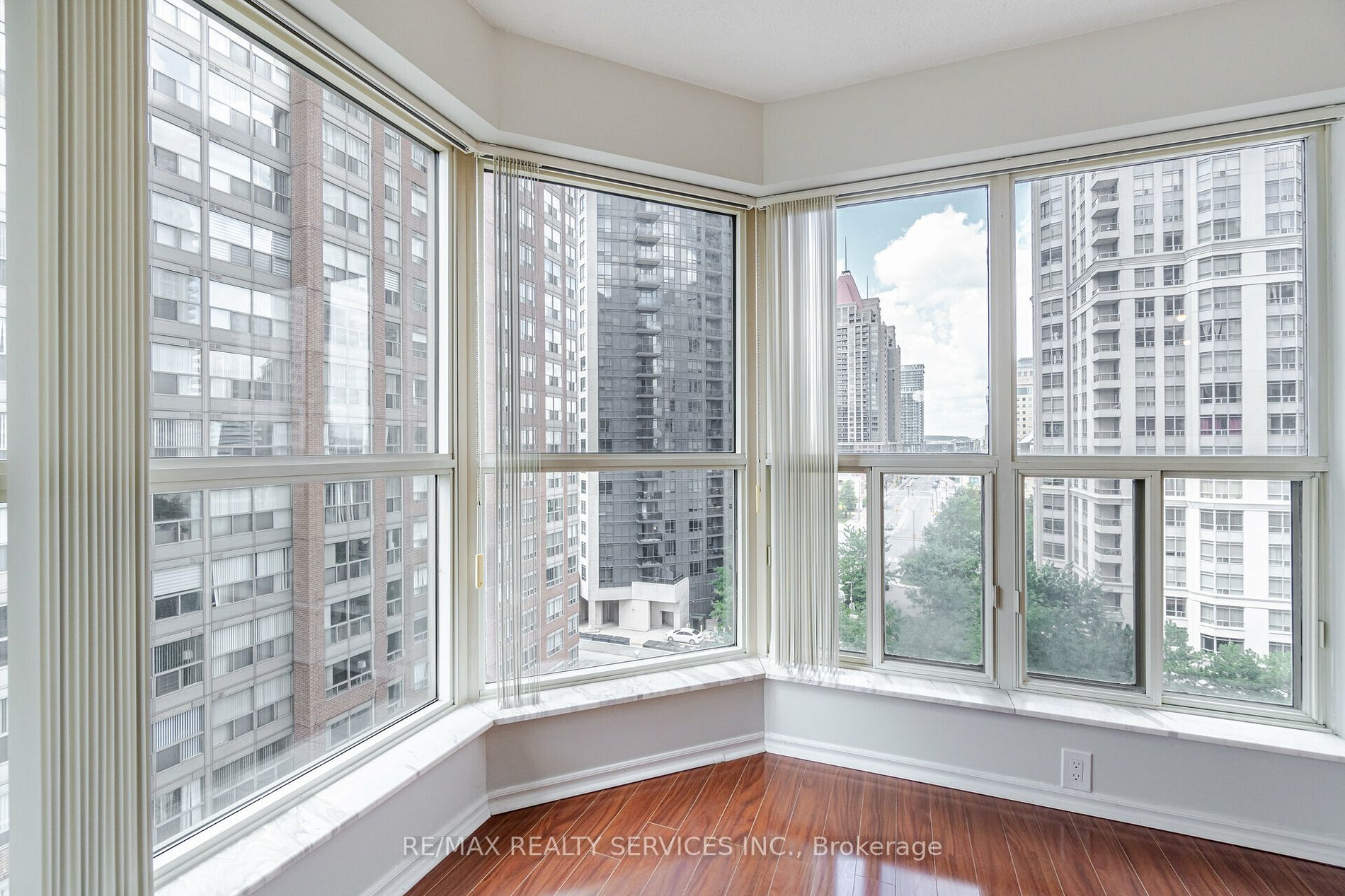 325 Webb Dr, #1004