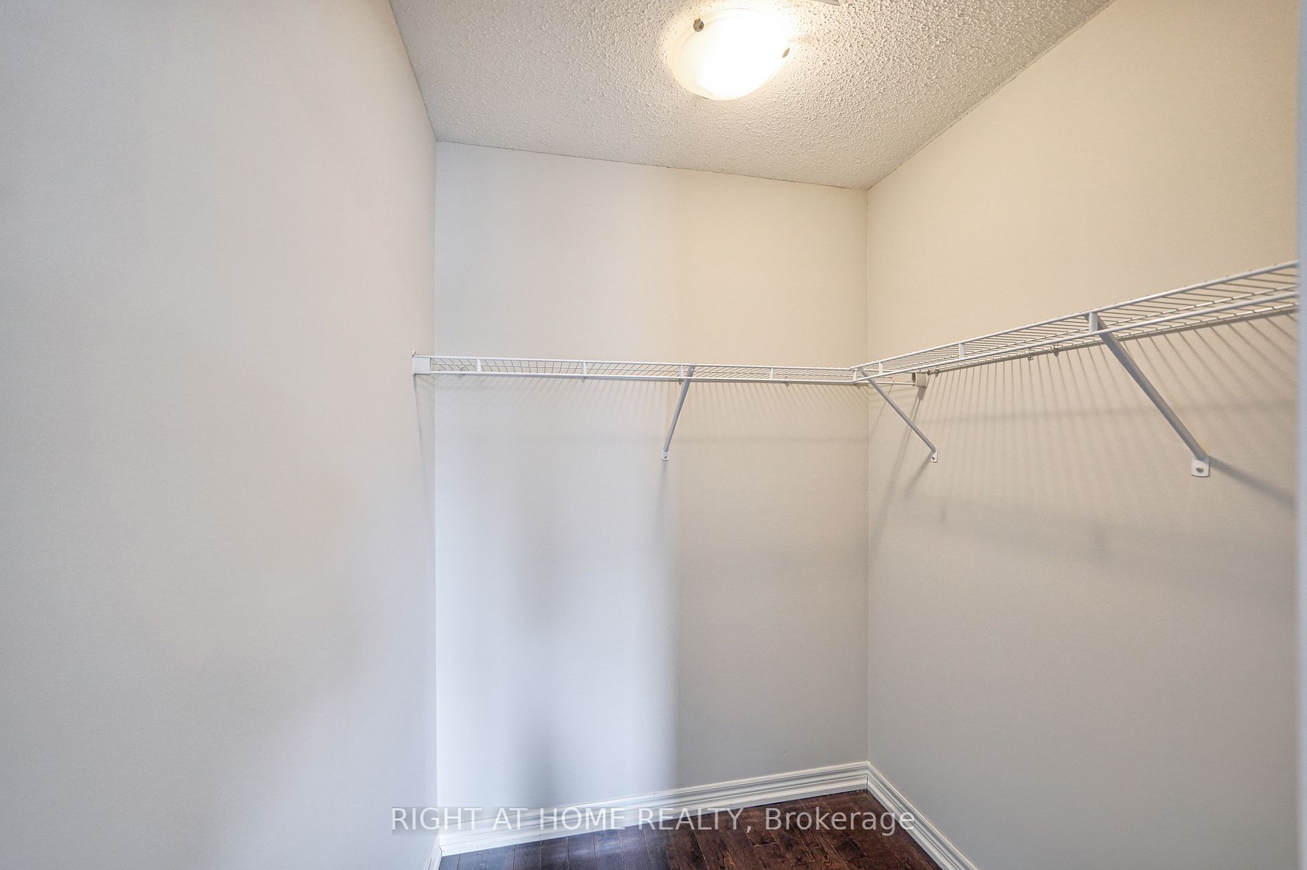 3074 Eberly Woods Drive