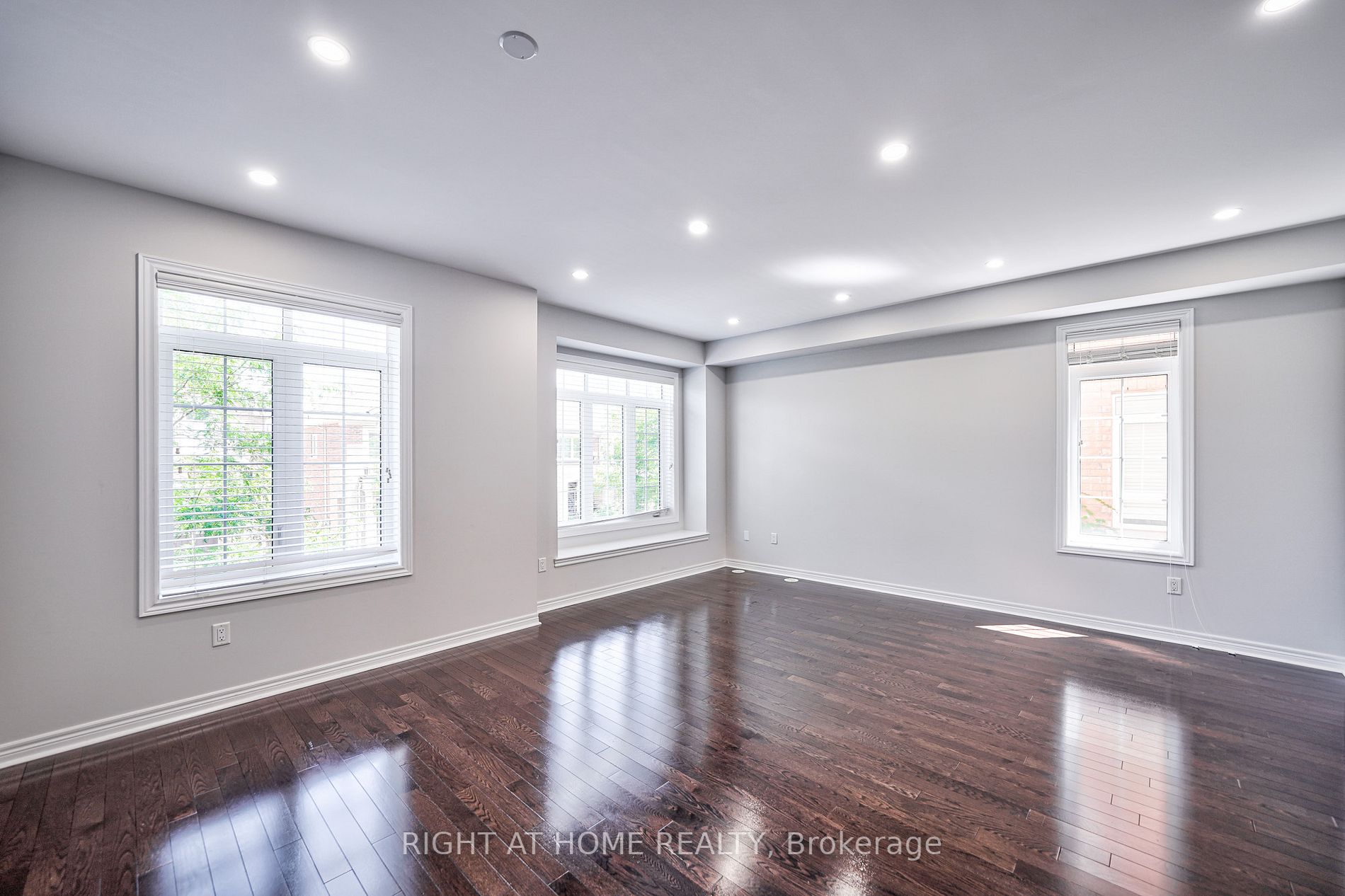 3074 Eberly Woods Drive