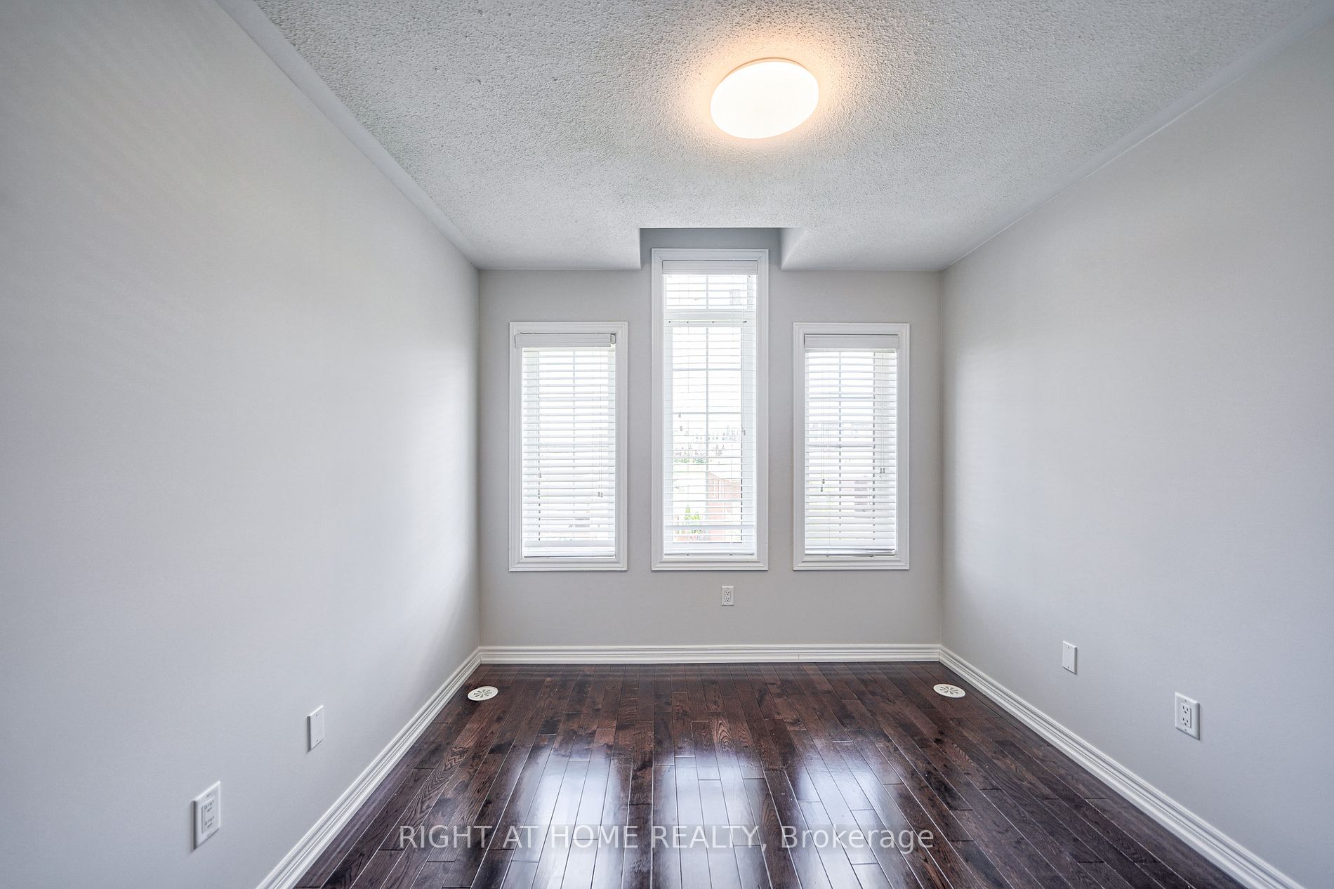 3074 Eberly Woods Drive