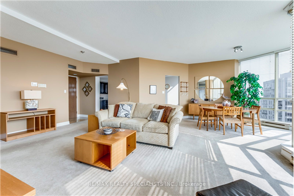 45 Kingsbridge Garden Circ, Mississauga