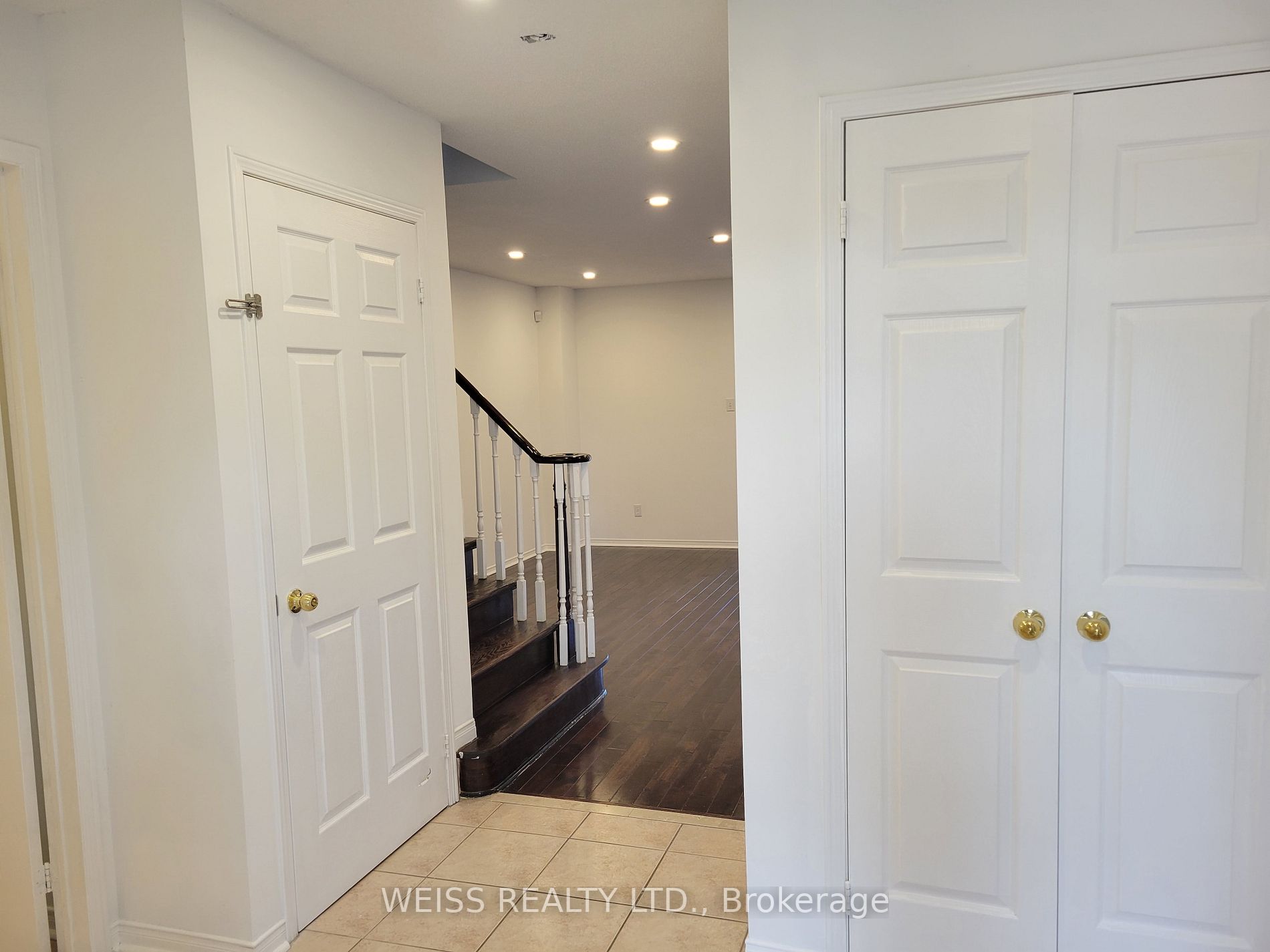 1068 Foxglove Pl