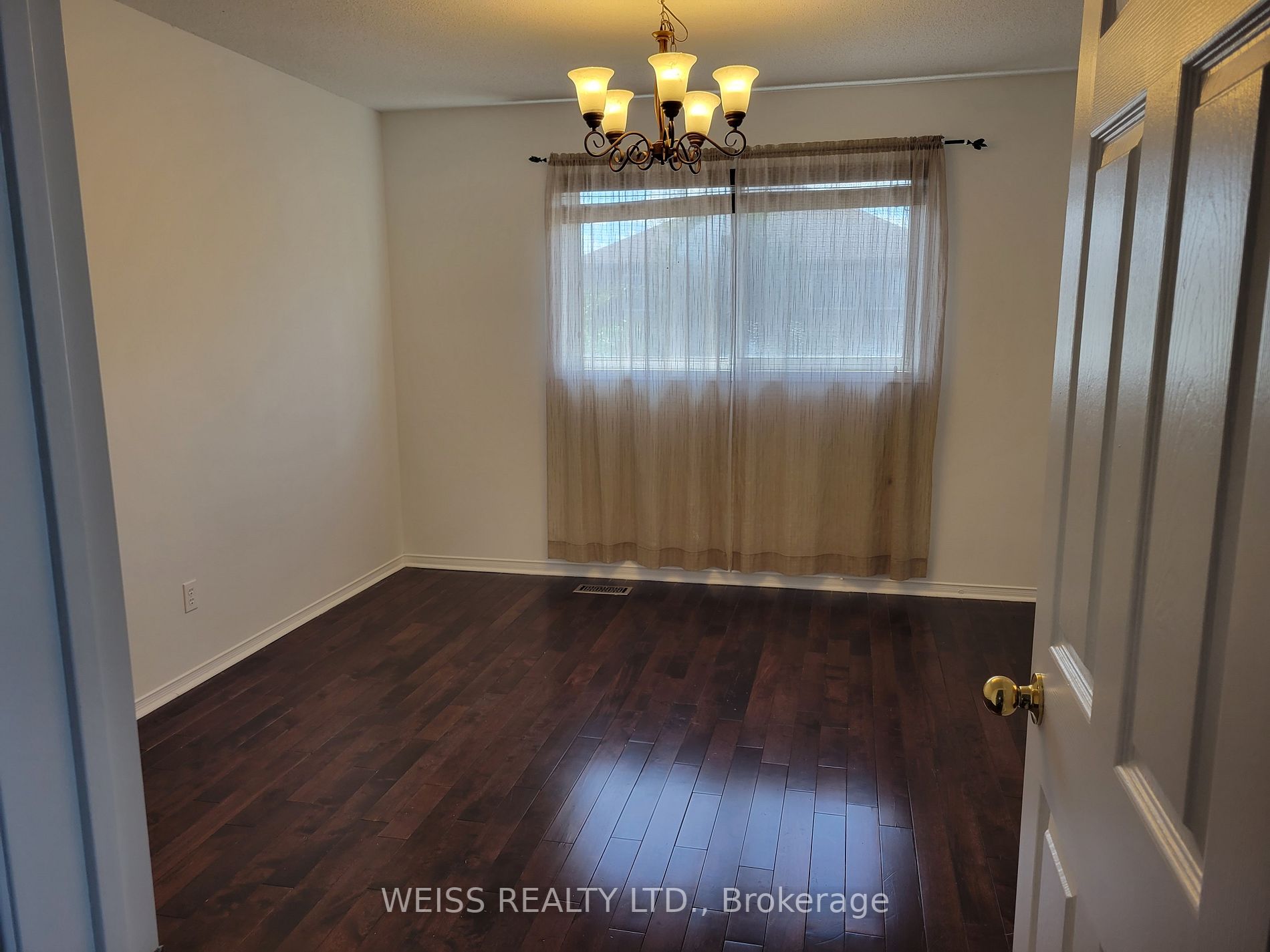 1068 Foxglove Pl