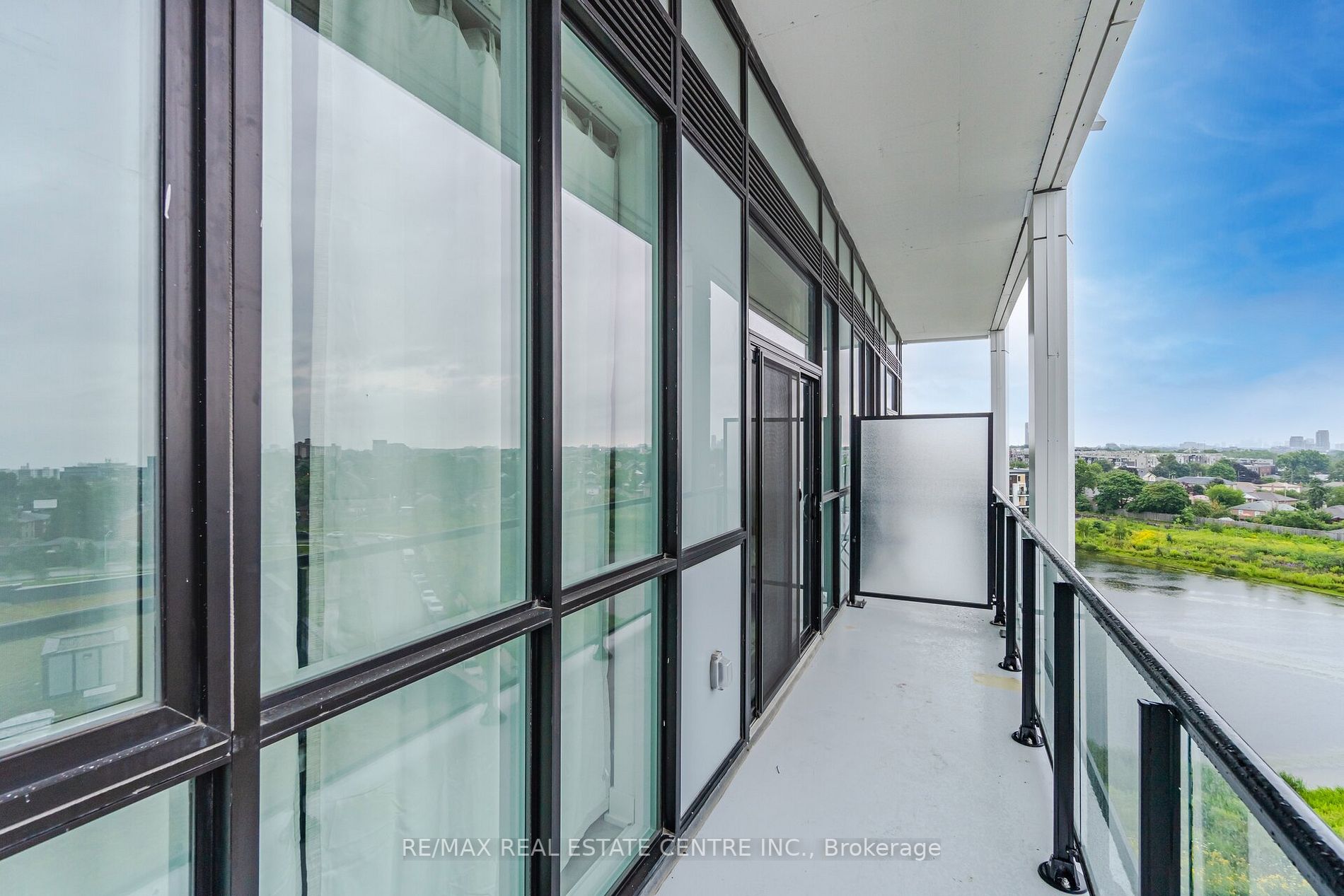 60 George Butchart Dr, #709