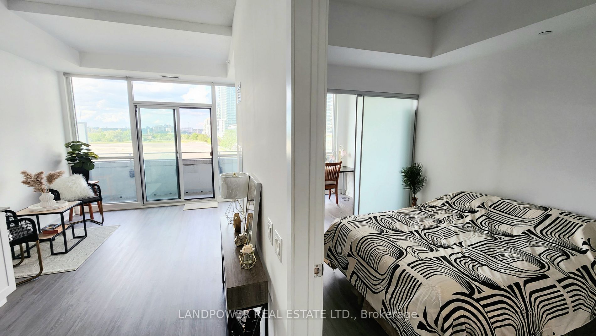 2200 Lake Shore Blvd W, #818
