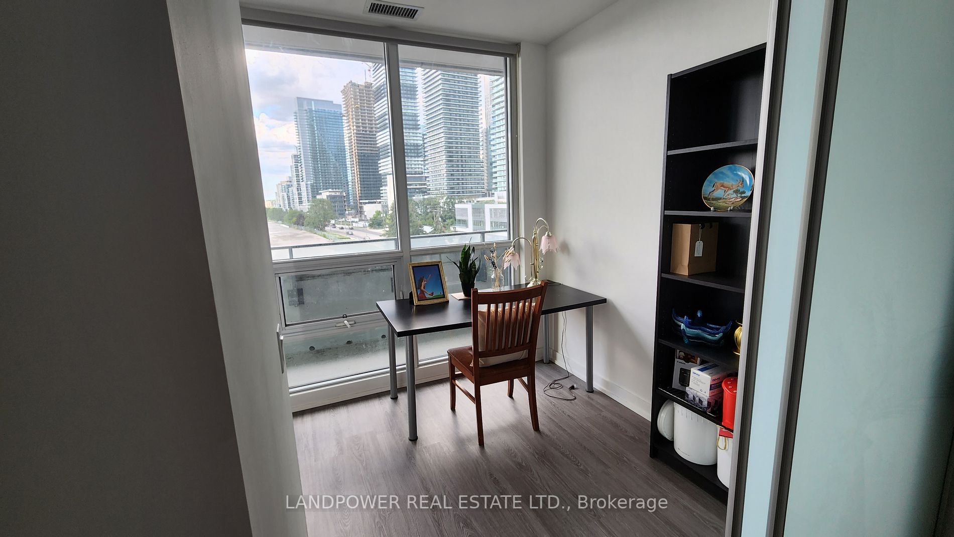 2200 Lake Shore Blvd W, #818