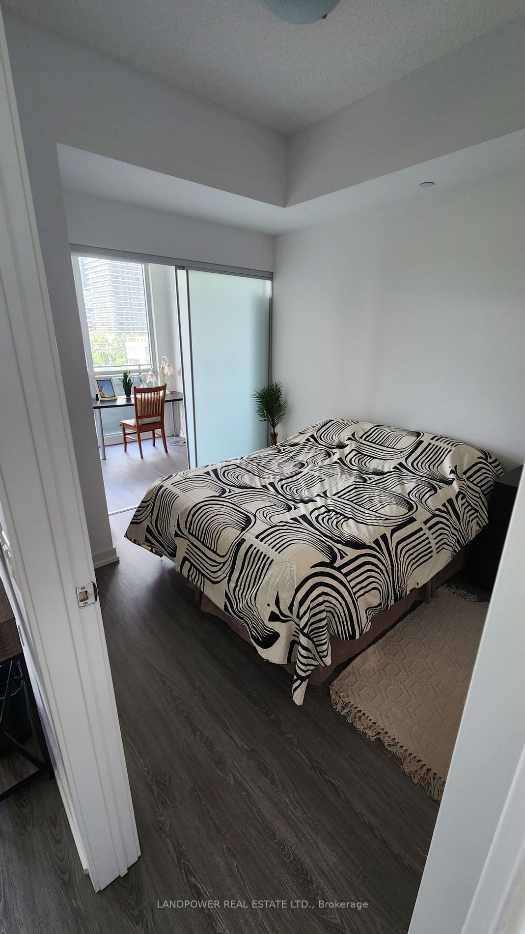 2200 Lake Shore Blvd W, #818