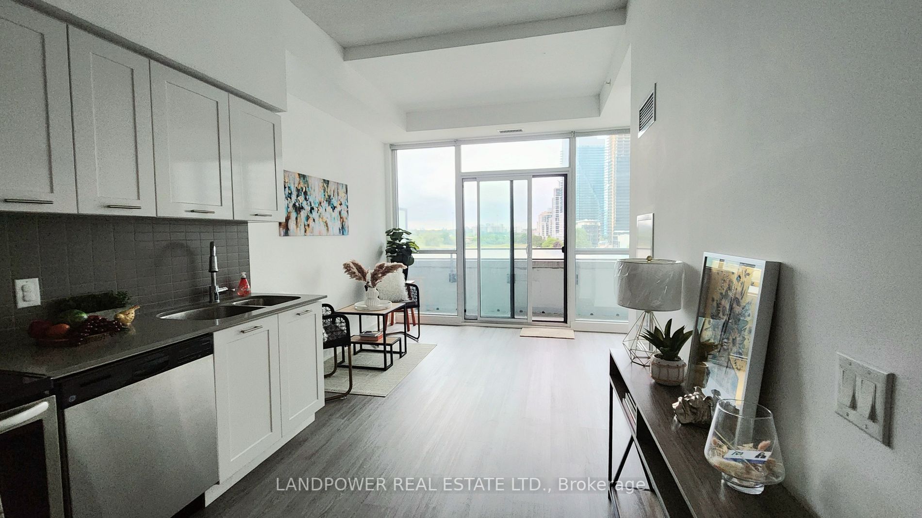 2200 Lake Shore Blvd W, #818