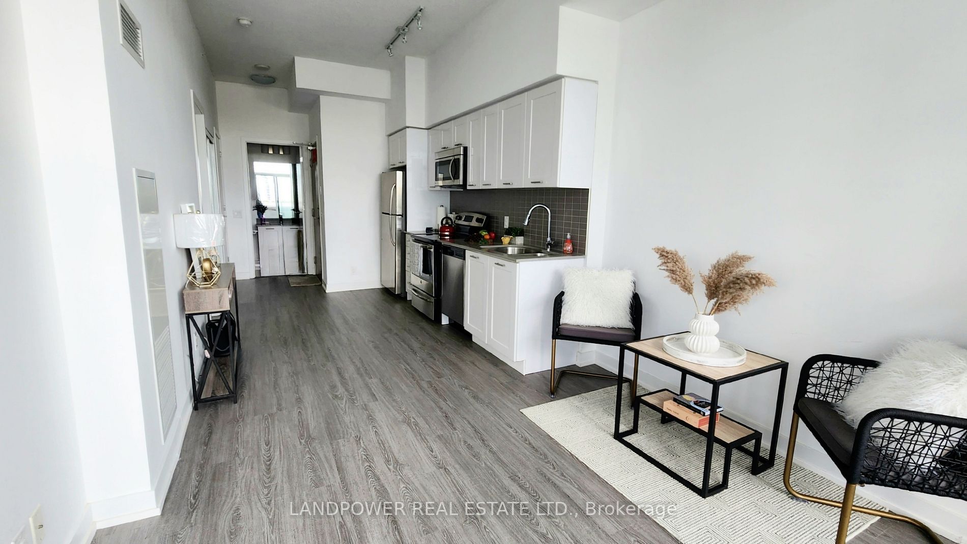 2200 Lake Shore Blvd W, #818
