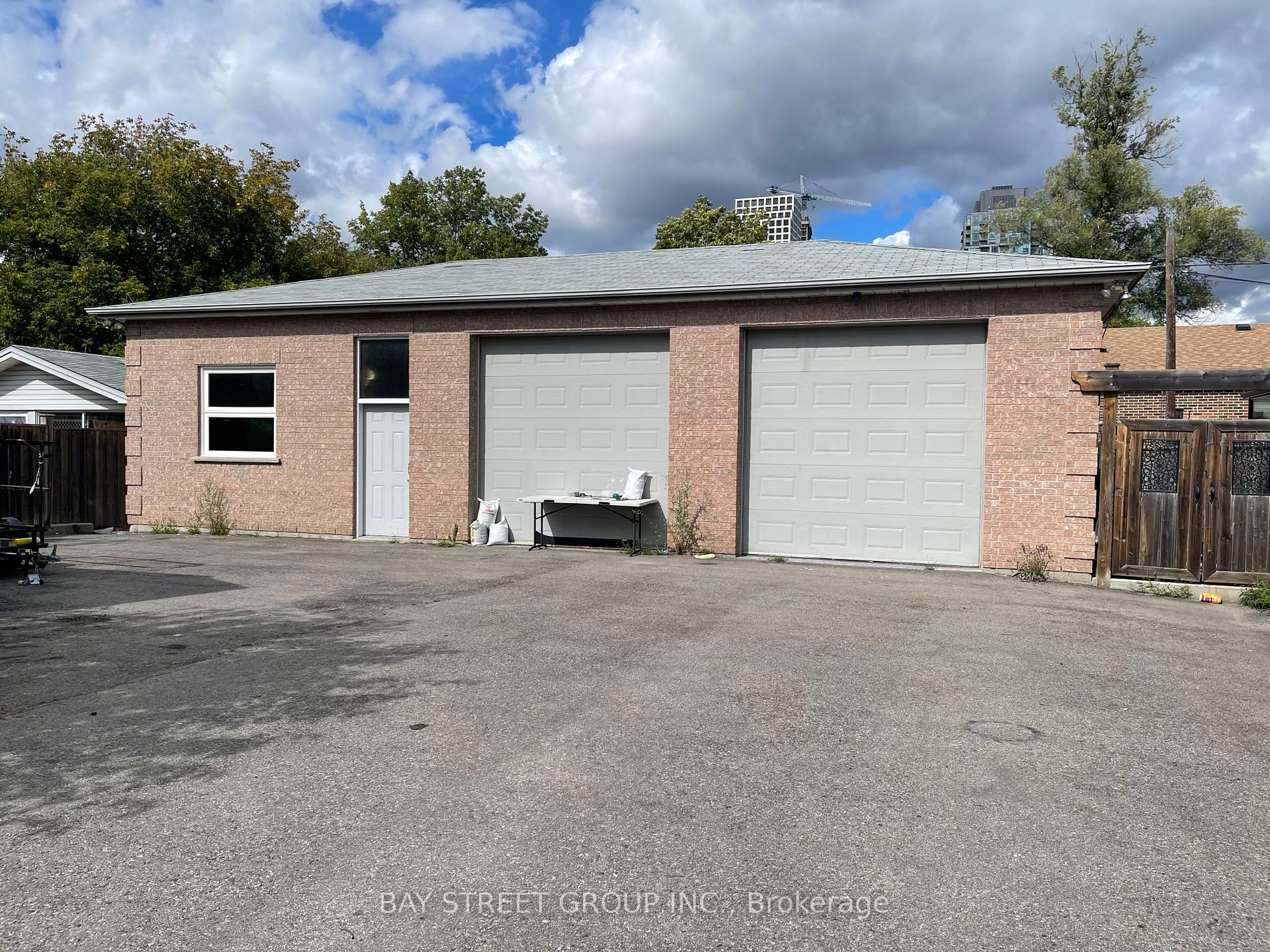 3513 Palgrave Rd