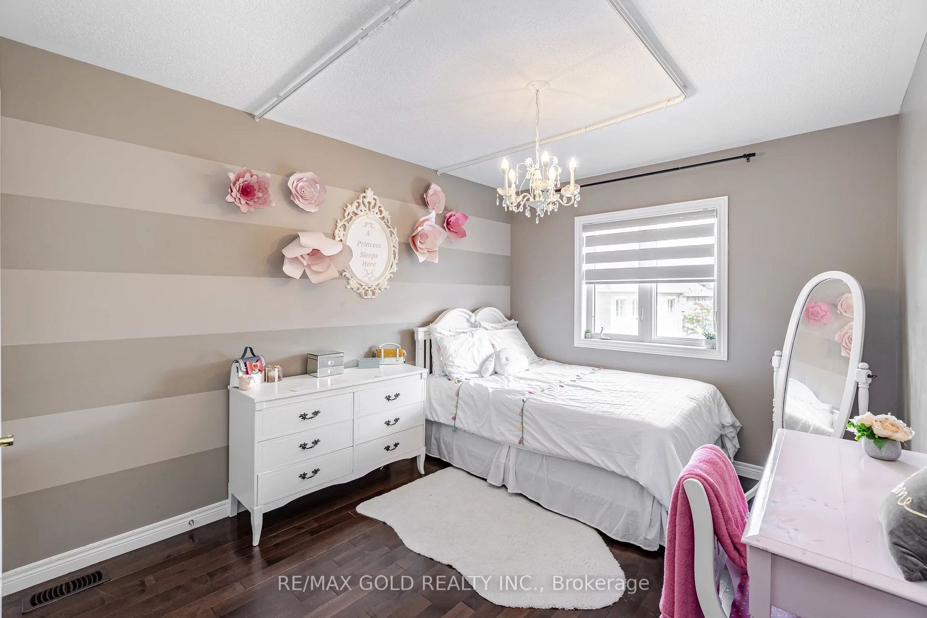19 Lockport Crescent