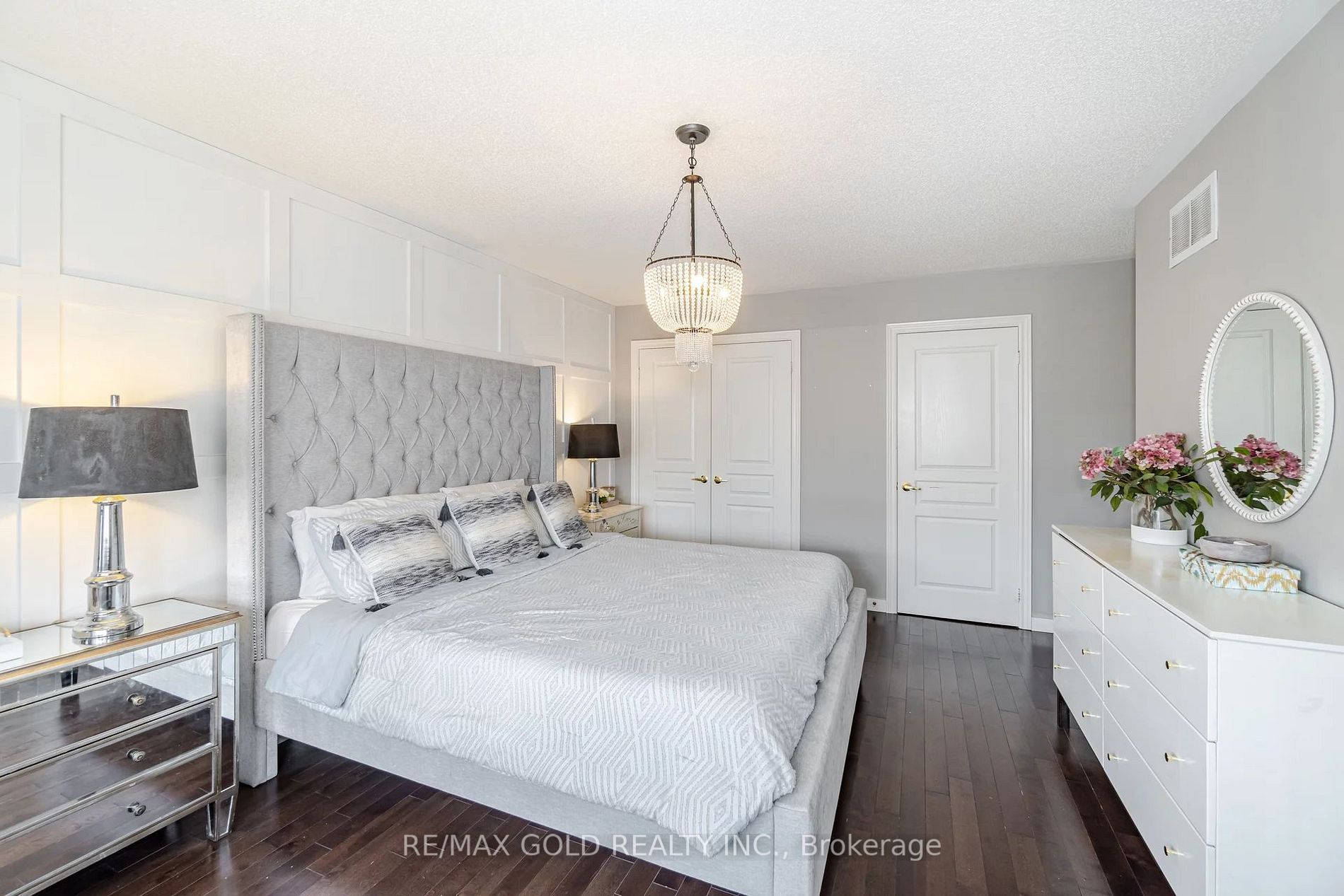 19 Lockport Crescent