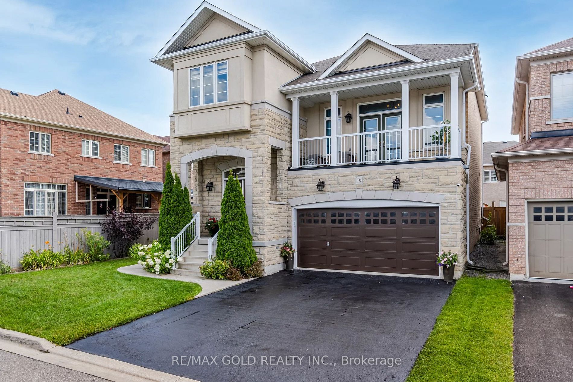 19 Lockport Crescent