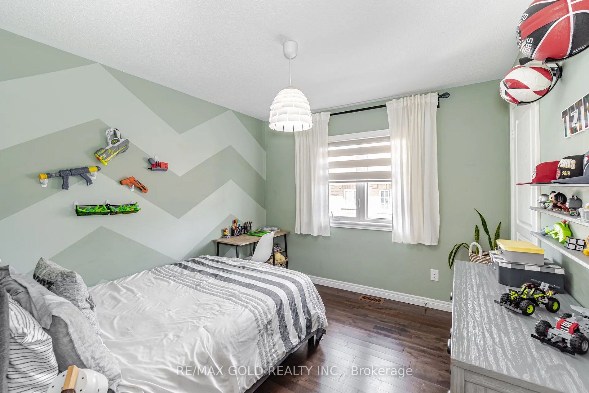 19 Lockport Crescent