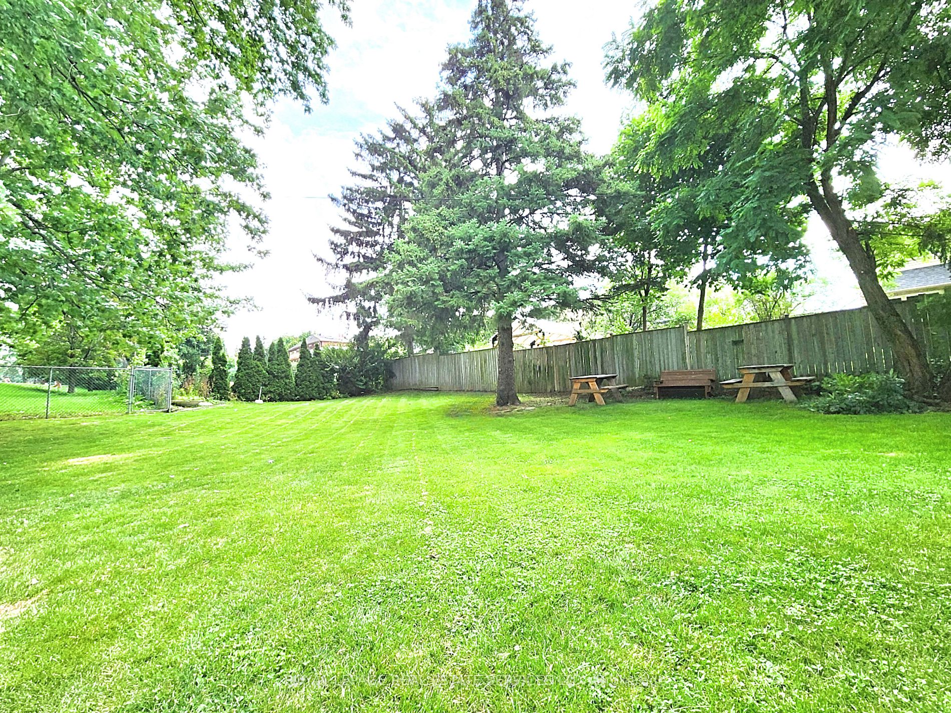7 Golfwood Heights
