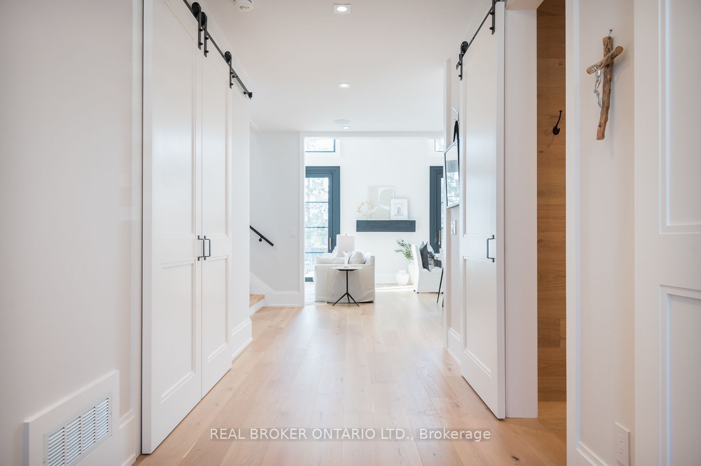 Listing W6740402 - Large Photo # 3