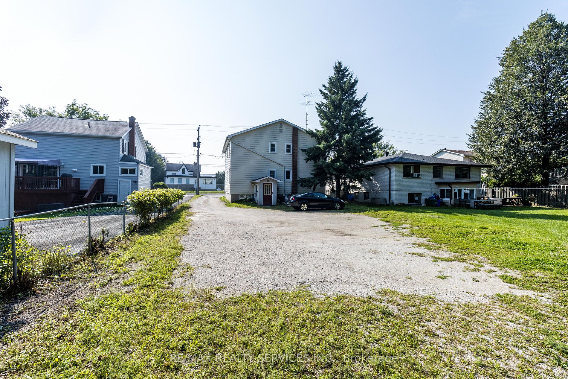 76 Maple Ave