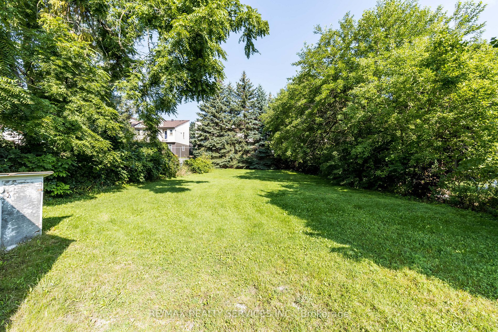 76 Maple Ave